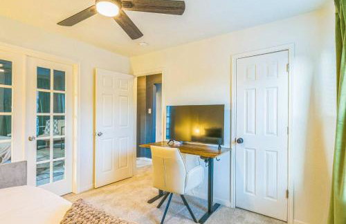 Cypress 5 Bedroom Retreat with Hot Tub, Firepit and Game Tables! Pet Friendly - Foto 59