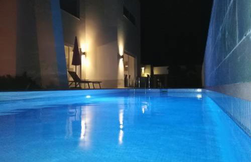 VillasRoyale Trespalomas - An Iconic Villa for Elevated Getaways! - Foto 3