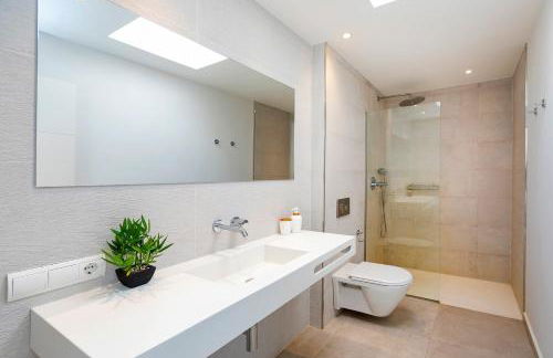 Villa Near Ibiza Town sleeps 10 - Foto 33