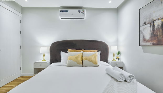 bnbmehomes-2BR nr King Khalid Airport-C3 - Foto 5, Habitación