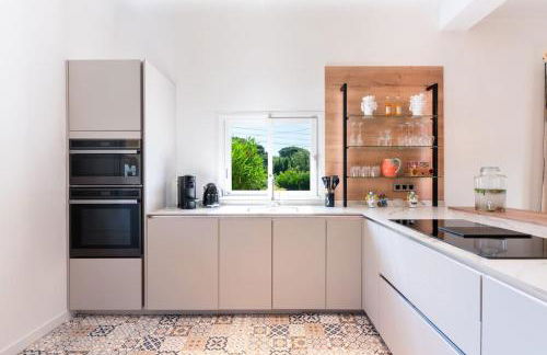 Maison Tropézienne en plein centre avec jardin et piscine - Photo 4