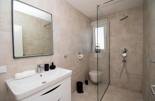 Villa Mina with a private pool in Pula - Photo 23