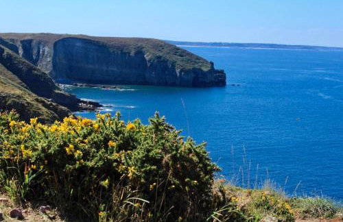 Quai du Val is a Charming Pet and Family Friendly Riverside Gite in Lehon close to Dinan Sleeps 7 - Photo 61