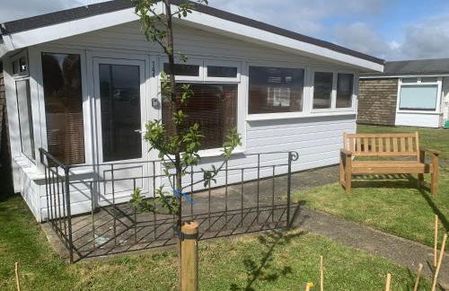 Dartmouth 2 Bed Detached Chalet 144 Norton Park - Foto 1