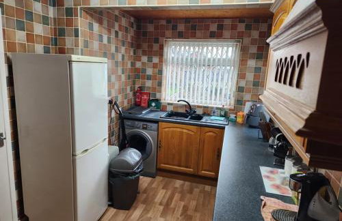 Peaceful 2-Bed Bungalow with Garden & Parking in Bramley Village, Rotherham - Foto 20