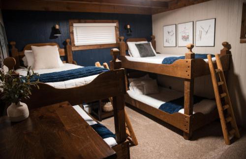 Cozy A-FrameKing BedSkiFire PitSchuss - Foto 20