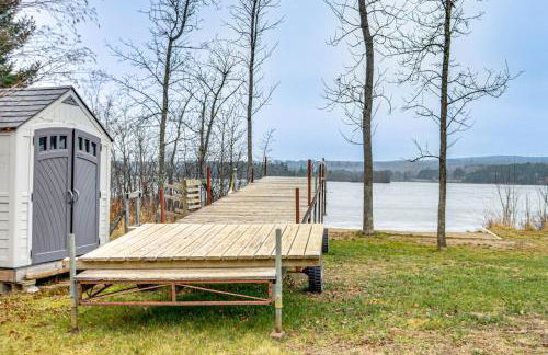 Private Lakefront Home with Game Room in Aurora! - Foto 37