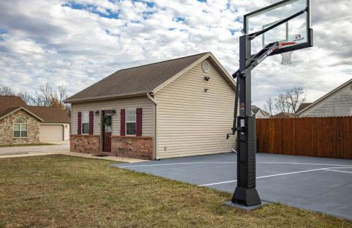 Tiny Home with Hot Tub Near Ft Leonard Wood! - Foto 3