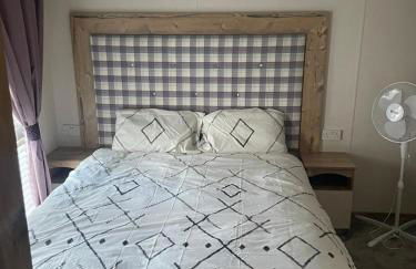 Luxury 6 Berth Caravan, Marton Mere - Photo 8