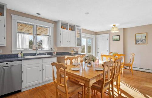 Private Pickleball | Family Friendly | Sleep 18 - Photo 19