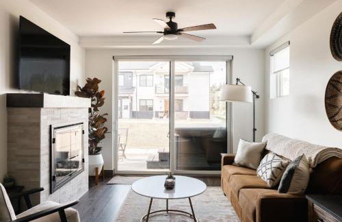 New Luxe Condo - Hot Tub - Minutes to WP! - Fraser - Foto 9