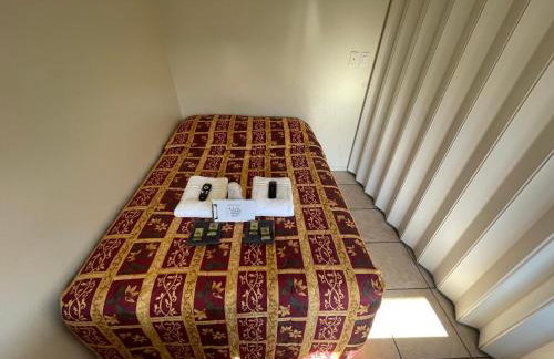 Crown Inn & Suites - Foto 41