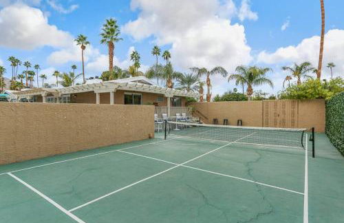 Near Downtown Palm Springs, 7 BD 7 BTH, 80FT Pool, Pickleball - Foto 18