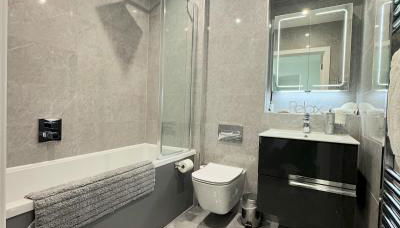 Stunning Beach Front Apartment with Sea views, FREE Parking & Balcony - Foto 5