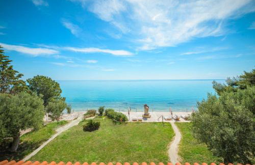 Iconic PRIVE beachfront villa Mola Kaliva - Foto 22