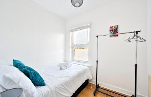 2-Bed, Sleeps 8 in Leyton E10, Near Stratford - Foto 30
