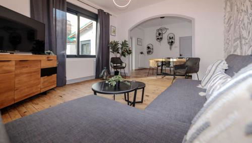 VILLE ET VOLCANS - Maison 9 couchages avec garage et extérieur - Foto 2