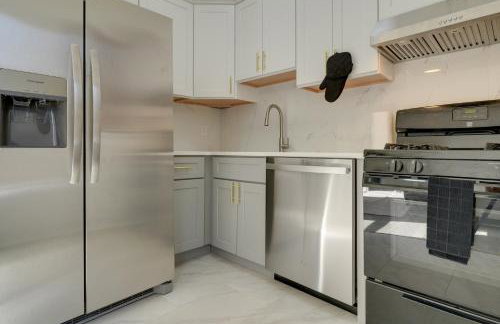 Walk to Churchill Downs Pet-Friendly Retreat! - Foto 11