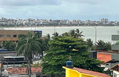 Flat espaçoso e estiloso na Praia do Bessa a uma quadra do mar! - Foto 57