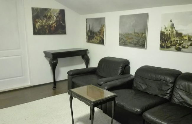 Lili's House - Photo 2