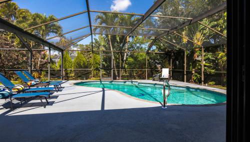 3BR With HUGE 2k sq ft Lanai & Seasonally Heated Pool - Foto 4, sunbed