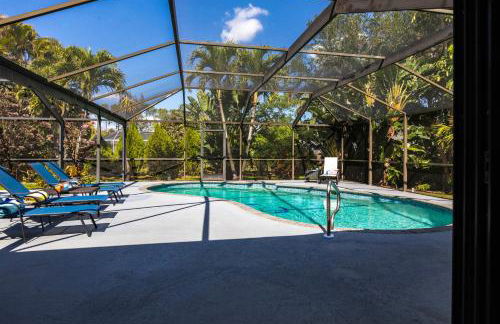 3BR With HUGE 2k sq ft Lanai & Seasonally Heated Pool - Foto 4