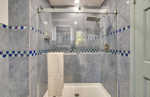 Game Room and Home Theater! Immaculate Poconos Lodge - Foto 30