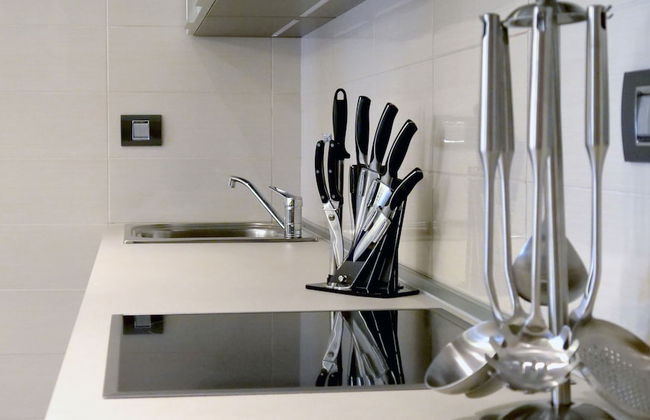 Oak Plaza Suites - Photo 23