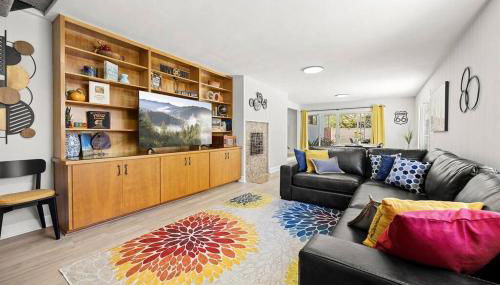 Disneyland close FAMILY home! - Photo 3