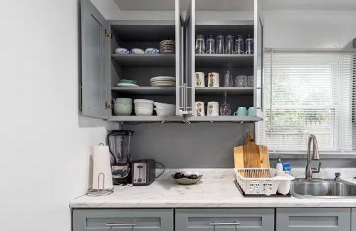 Entire 3bdr home w/parking, backyard, FirePit, BBQ - Foto 7