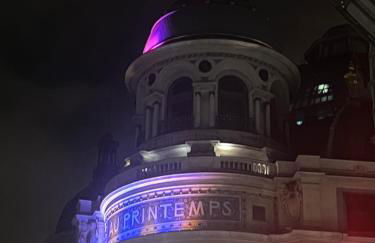 Bed setting room in Galeries Lafayette street - Foto 2