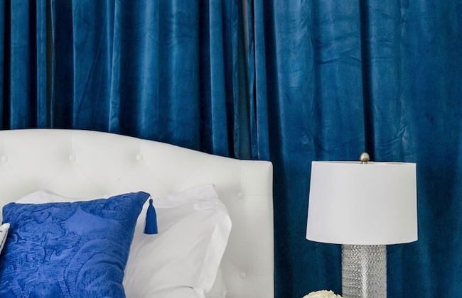 Gather Around the Mid-century Table at a Tranquil Haven - Foto 5