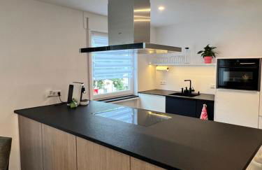 Moderne 2-Zimmer-Wohnung - Küche - Balkon - Wifi - Foto 2