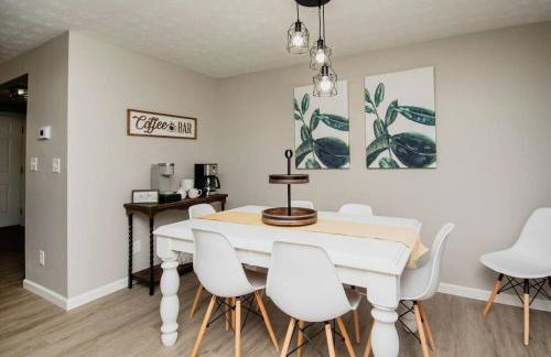 Modern Ranch near Downtown and Airport - Foto 8