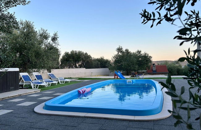 Bright and Tranquil Holiday Home With Pool - Foto 13