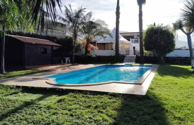 Espectacular Villa con Piscina y Vistas al Valle - Photo 2