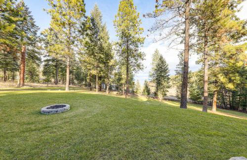 Deck and Views Scenic Group Getaway in Lakeside! - Foto 29