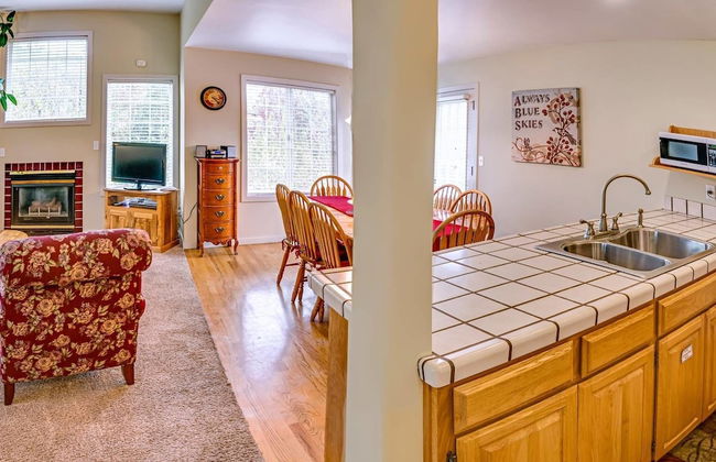 Oak Tower Townhouse-1.5 Blocks to OSF - Foto 7