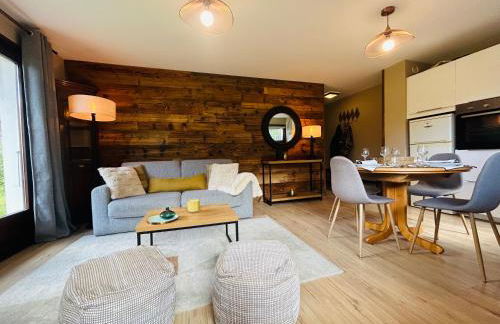 Appartement style chalet avec grande terrasse et parking prive - Foto 7