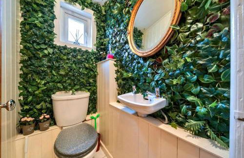 Stylish London Flat with Free Parking & Fast Transport to Central London - Foto 14