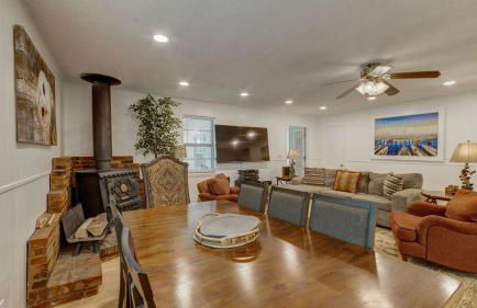 Owl Hoot Lake Retreat- Dock, beach & wooded haven! - Foto 24