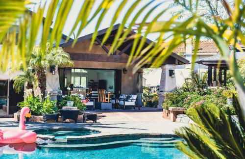 Resort style back yard heated pool and spa - Foto 50