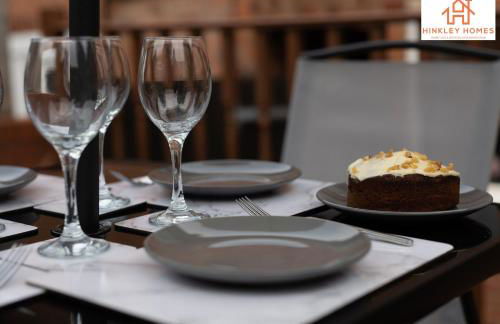 Large Home - Free Parking-WiFi By Hinkley Homes Short Lets & Serviced Accommodation - Foto 15