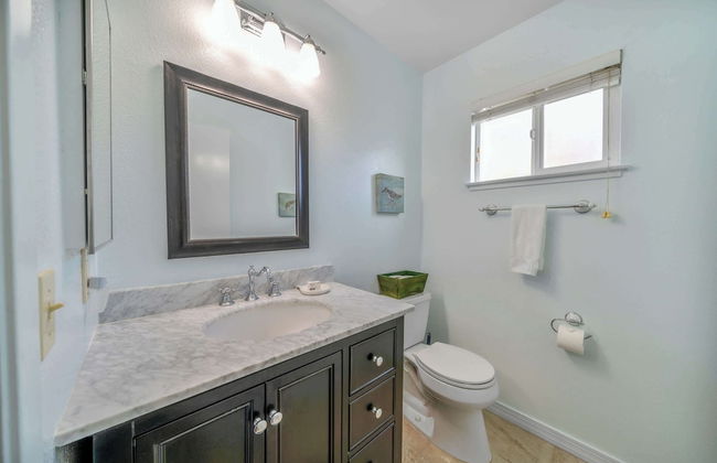 Succulents & Seashells Coastal Paradise by Beach - Foto 16