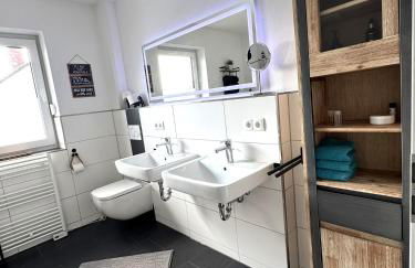 Gehobenes Wohnen mit Balkon, Parkplatz und keine 10 Minuten in die City - Foto 12