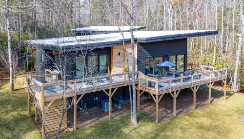 Hot Tub + Fire Pit: Modern North Carolina Retreat - Foto 2