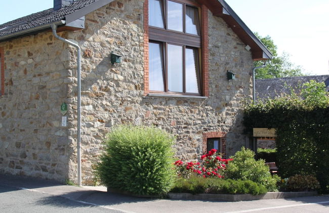 Spacious Stay With Terrace - Photo 30