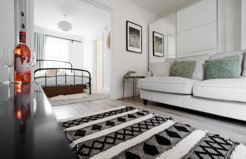 Central L1 Stay, Close to all Attractions, Parking Nearby - Foto 53