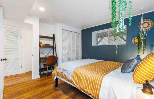 Luxury Living - Kirkland Stylish Home - Prime Spot - Photo 2