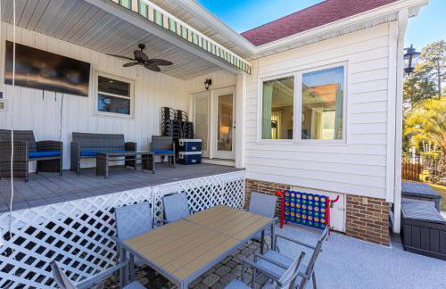 Paradise on Ocean Waterway Huge 5000 sq ft w Private Pool, Boat Dock, Grand Piano, Game Tables, BBQ, 1 acre Yard, Crib, Sleeps 34 - Photo 64